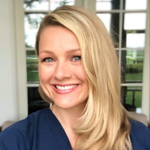 headshot-e1660653989999-768×768