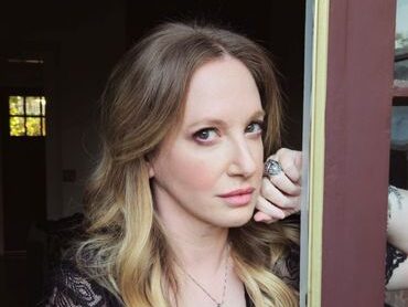 Bardugo-WordPress-Author-Template-aspect-ratio-4-3