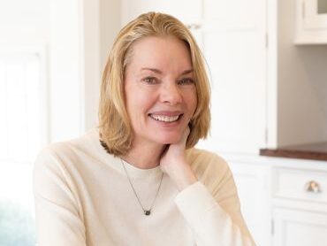 Davis-WordPress-Author-Template-aspect-ratio-4-3