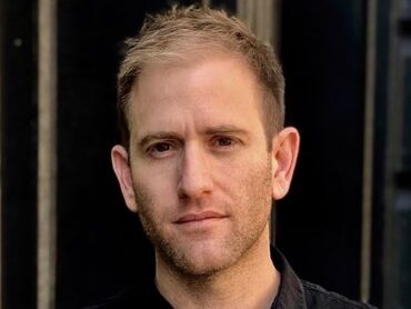 Goldstone-WordPress-Author-Template-2-aspect-ratio-4-3