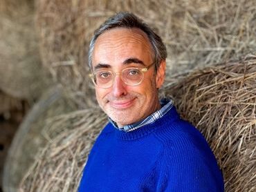 Shteyngart-WordPress-Author-Template-aspect-ratio-4-3